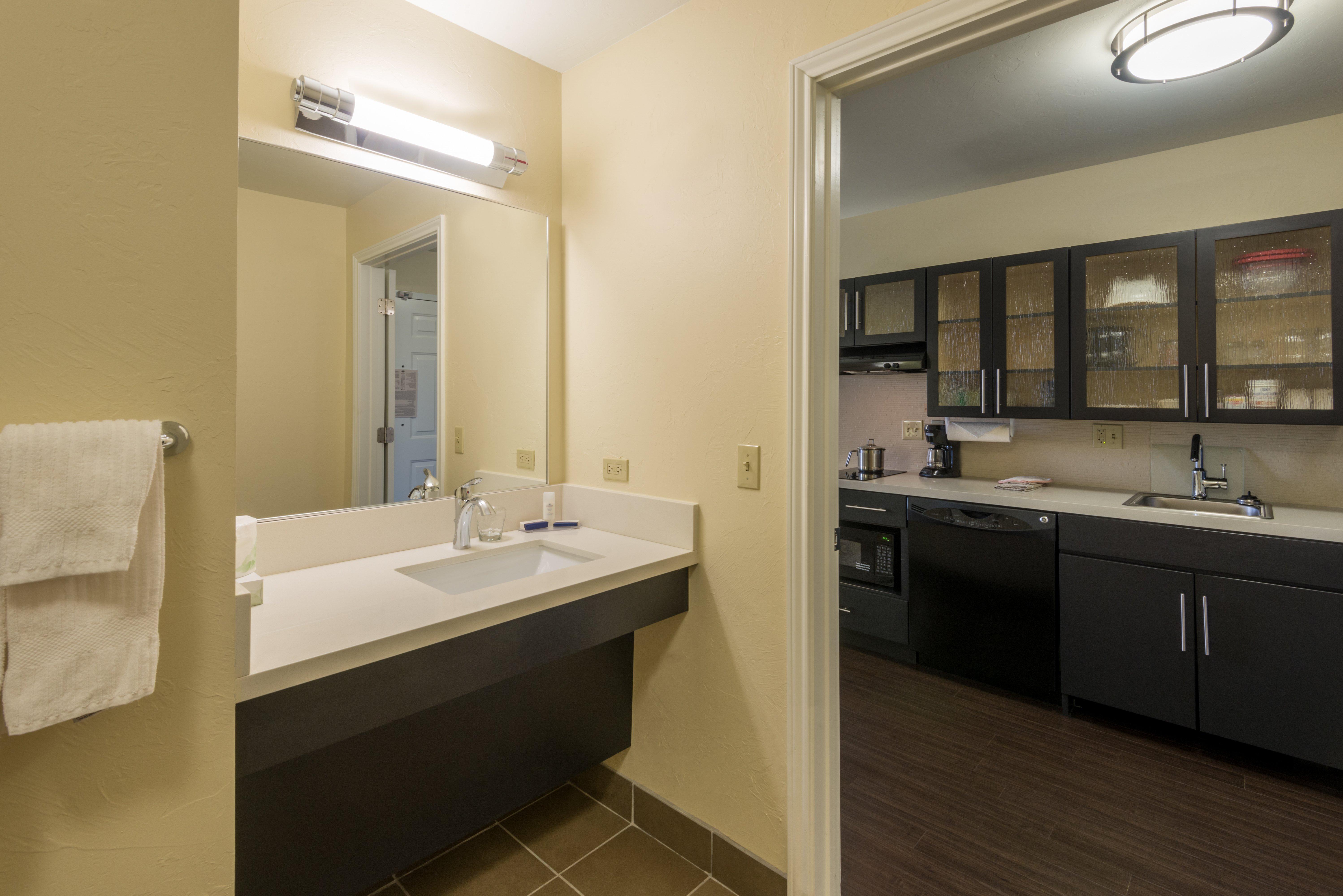 Candlewood Suites Del City By Ihg Exteriér fotografie